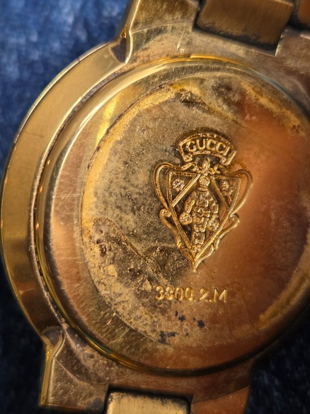 Vintage - Men's Gucci 3300.2.M 18K Gold Plated Watch - Roman Numeral Bezel - Picture 9 of 9